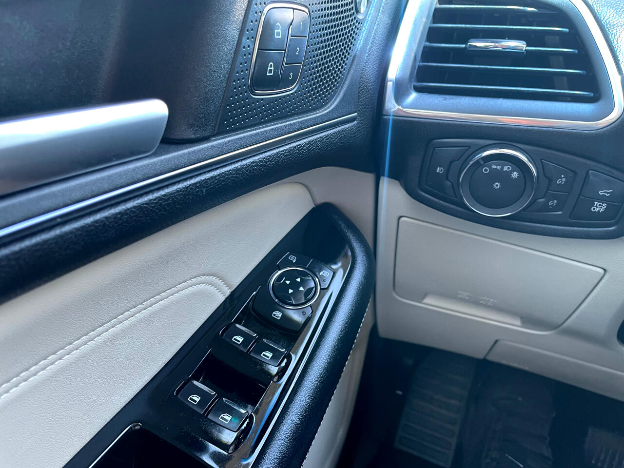 used 2020 Ford Edge car, priced at $18,888