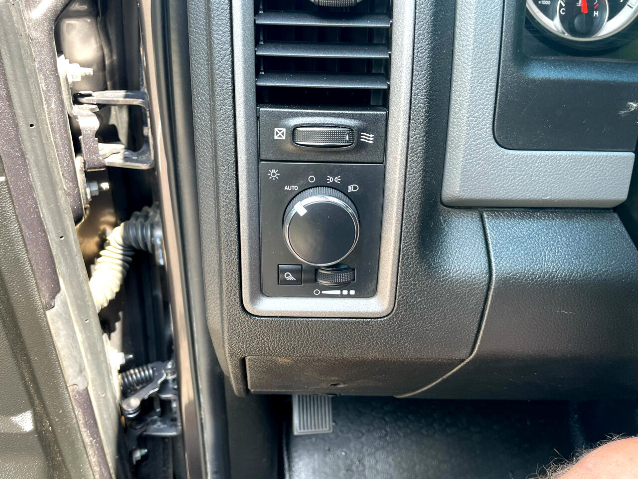 used 2019 Ram 1500 Classic car, priced at $17,888